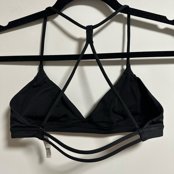Victoria Secret Black Strappy Sports Bra - Picture 2 of 4
